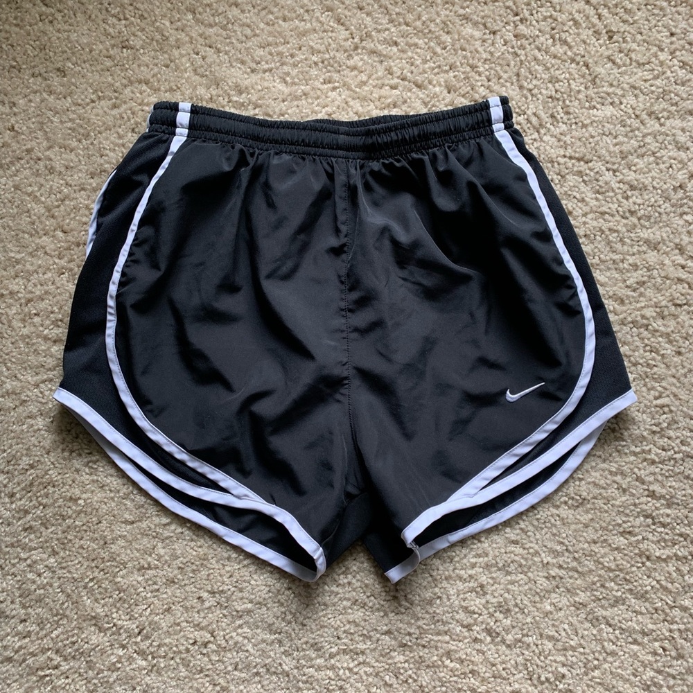 Nike dri-fit shorts in black XS